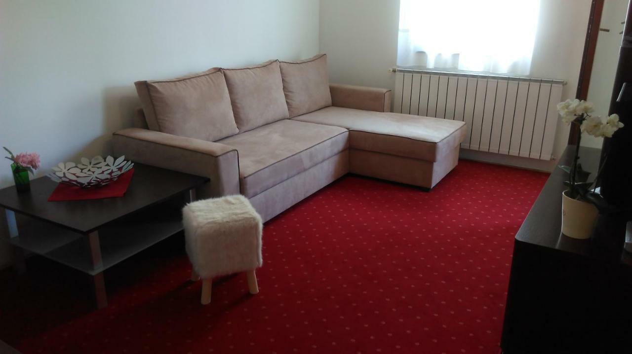 New Point Appartement Zagreb Buitenkant foto
