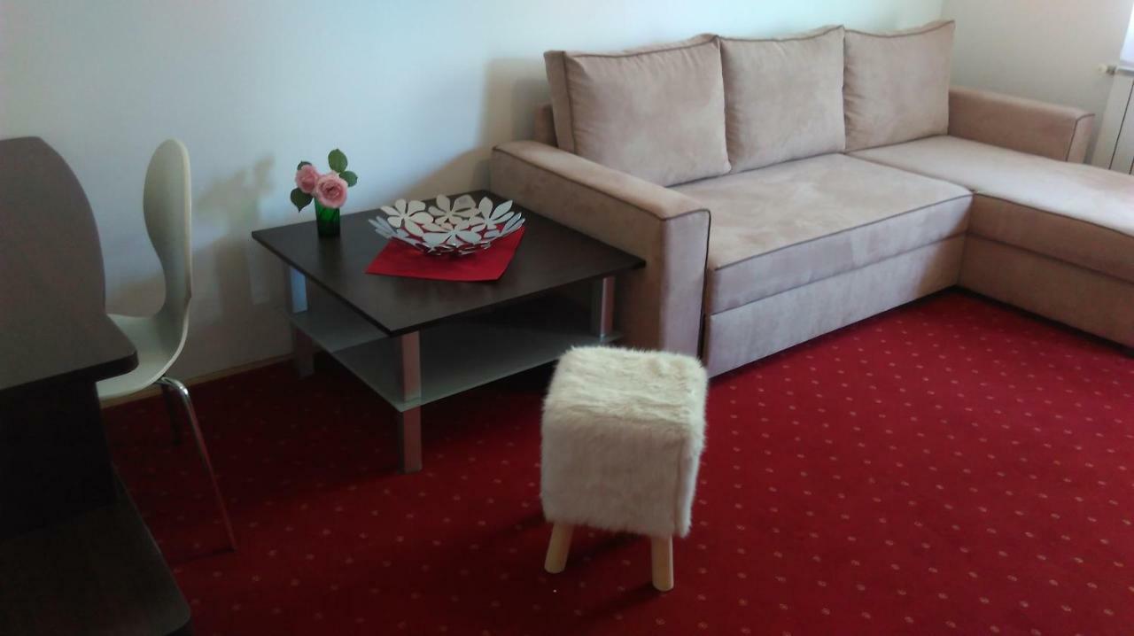 New Point Appartement Zagreb Buitenkant foto