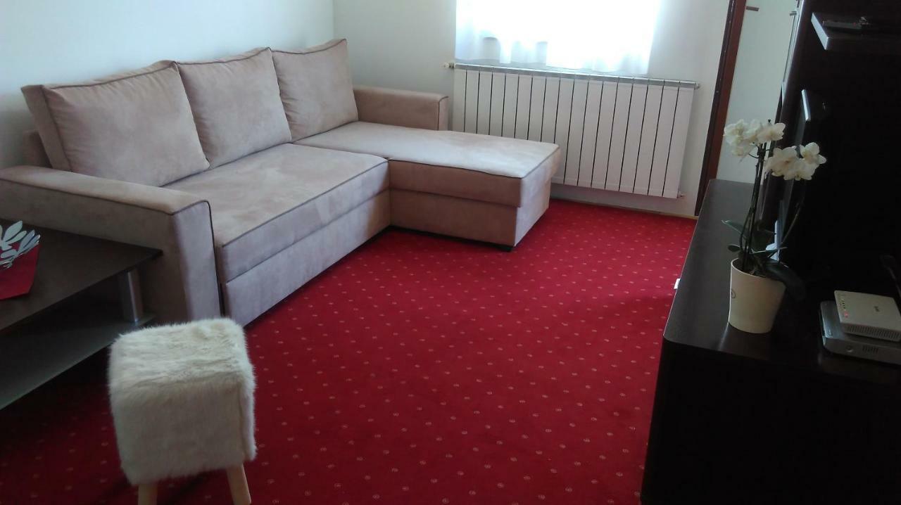 New Point Appartement Zagreb Buitenkant foto